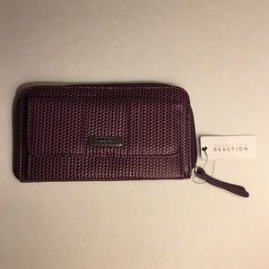 Kenneth Cole Reaction Clutch Wallet